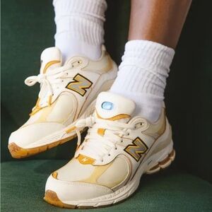 New Balance 2002R